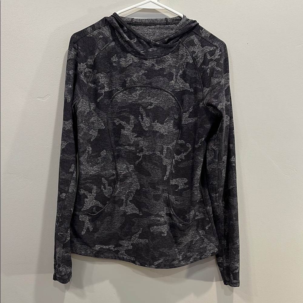Lululemon Athletica Gray and Black Camo Long Sleeve Hoodie